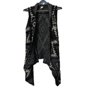 Saga Fuzzy Geometric Vest Size M/L